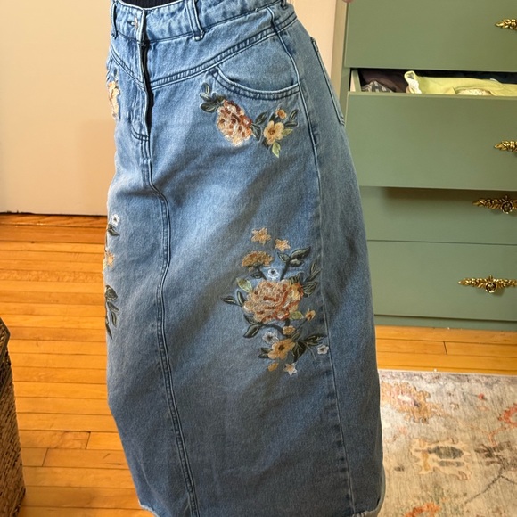 TRUCE Dresses & Skirts - Floral Embroidered Embellished Denim Midi Skirt